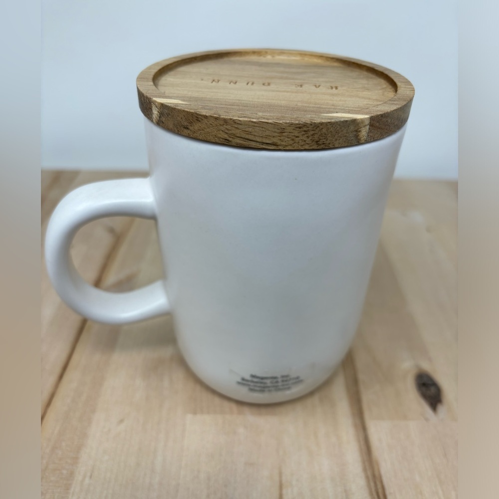 Rae Dunn MOM TO BE Mug White with Wooden Top and Black Lettering New - Picture 2 of 4